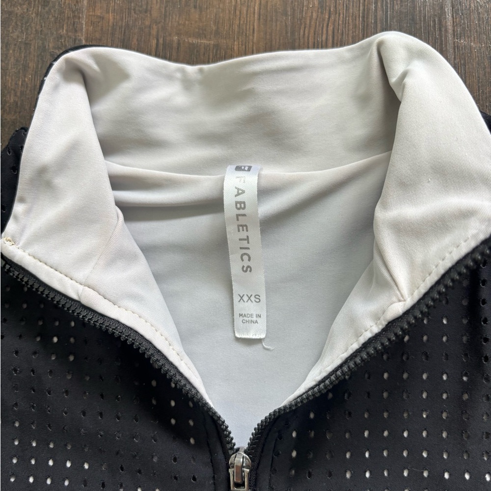 Black Long Sleeve Zip-Up Swimsuit - Picture 5 of 6